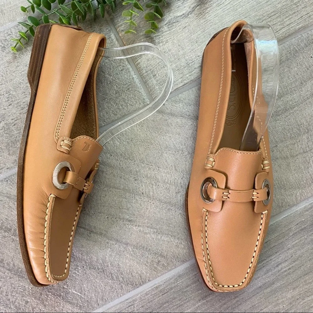 Tods Tan Leather Gommino Loafers Size 7
